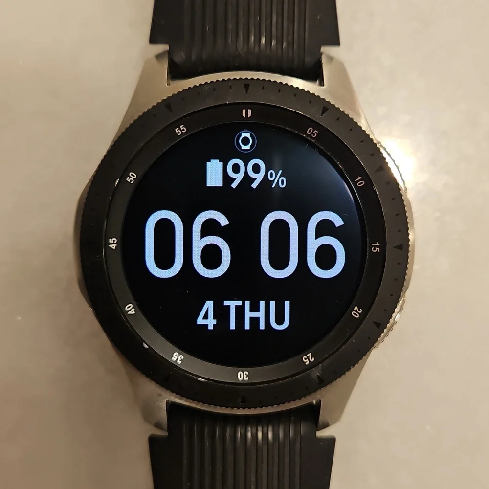 Samsung Smartwatch 46mm - Silver and Black